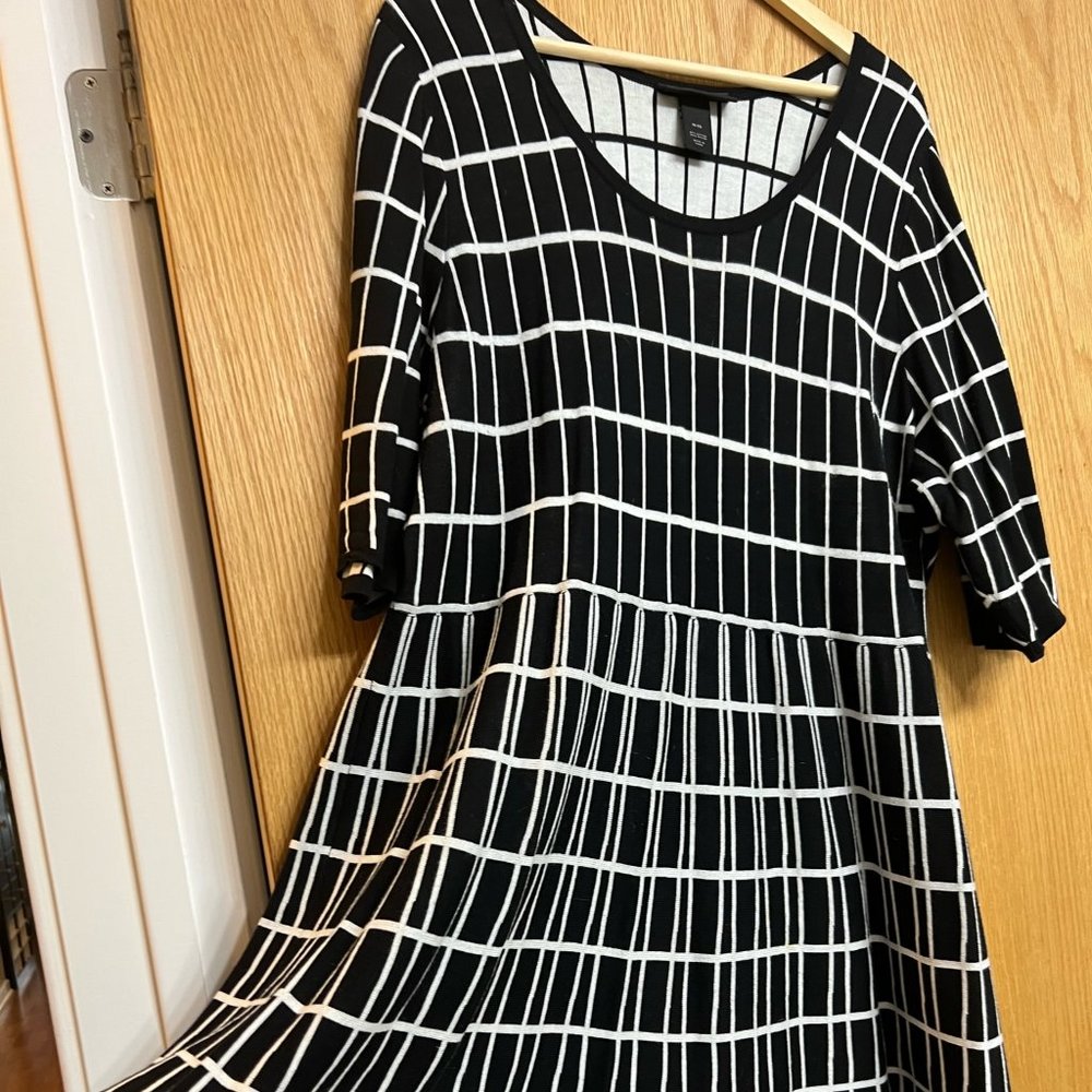 Lane Bryant 3/4 Sleeve Scoop Neck Black/White Sweater Dress - Size 18/20 - Picture 4 of 6